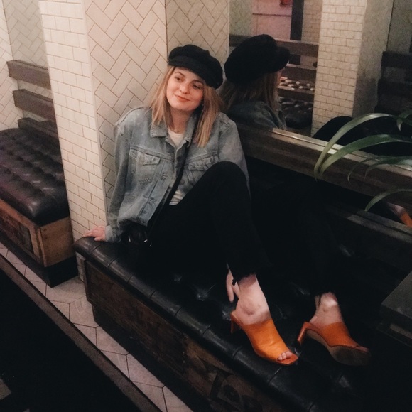 Meet Your Posher — Kat Anderson - Picture 1 of 4